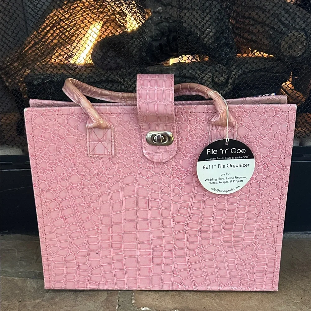 Pink Crocodile Pattern Women's File Organizer
